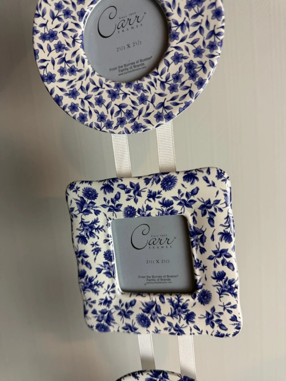 Carr Hanging Photo Frame 4x Blue White Floral Burnes of Boston Cottagecore Decor
